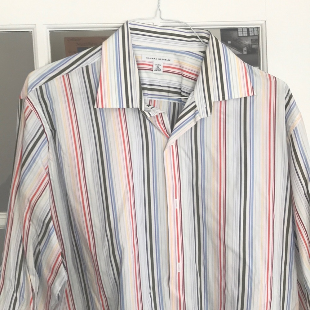 Banana Republic button down casual dress shirt.